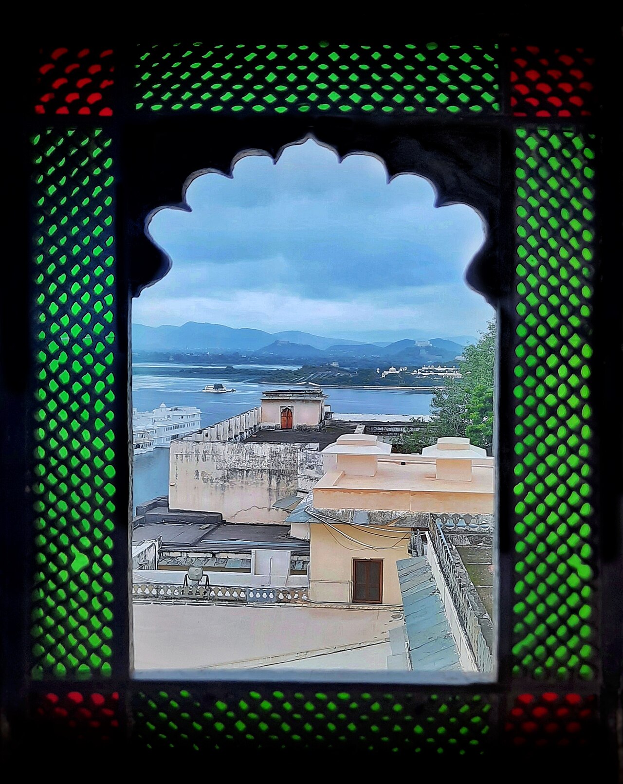 Lake Pichola Vistas